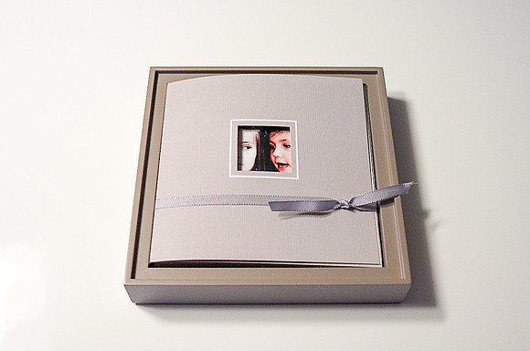álbum com encadernação artesanal e papel importado em caixa com tampa porta-retrato | sessão de família