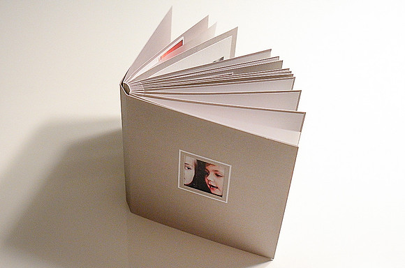 álbum com encadernação artesanal e papel importado em caixa com tampa porta-retrato | sessão de família